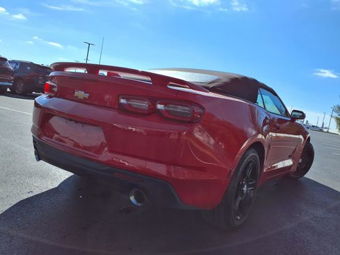 Used 2022 Chevrolet Camaro LT image 25