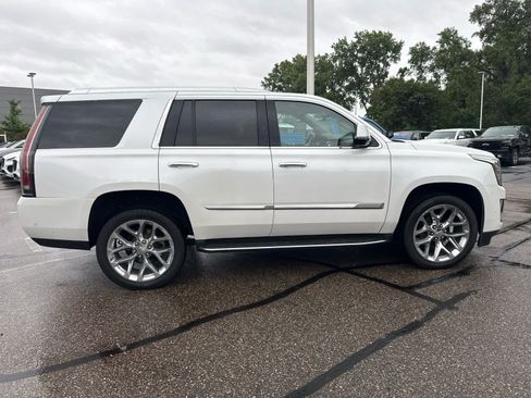 Used 2020 Cadillac Escalade Luxury AWD/4WD image 5