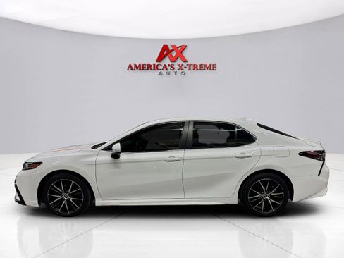 Used 2021 Toyota Camry SE FWD image 4