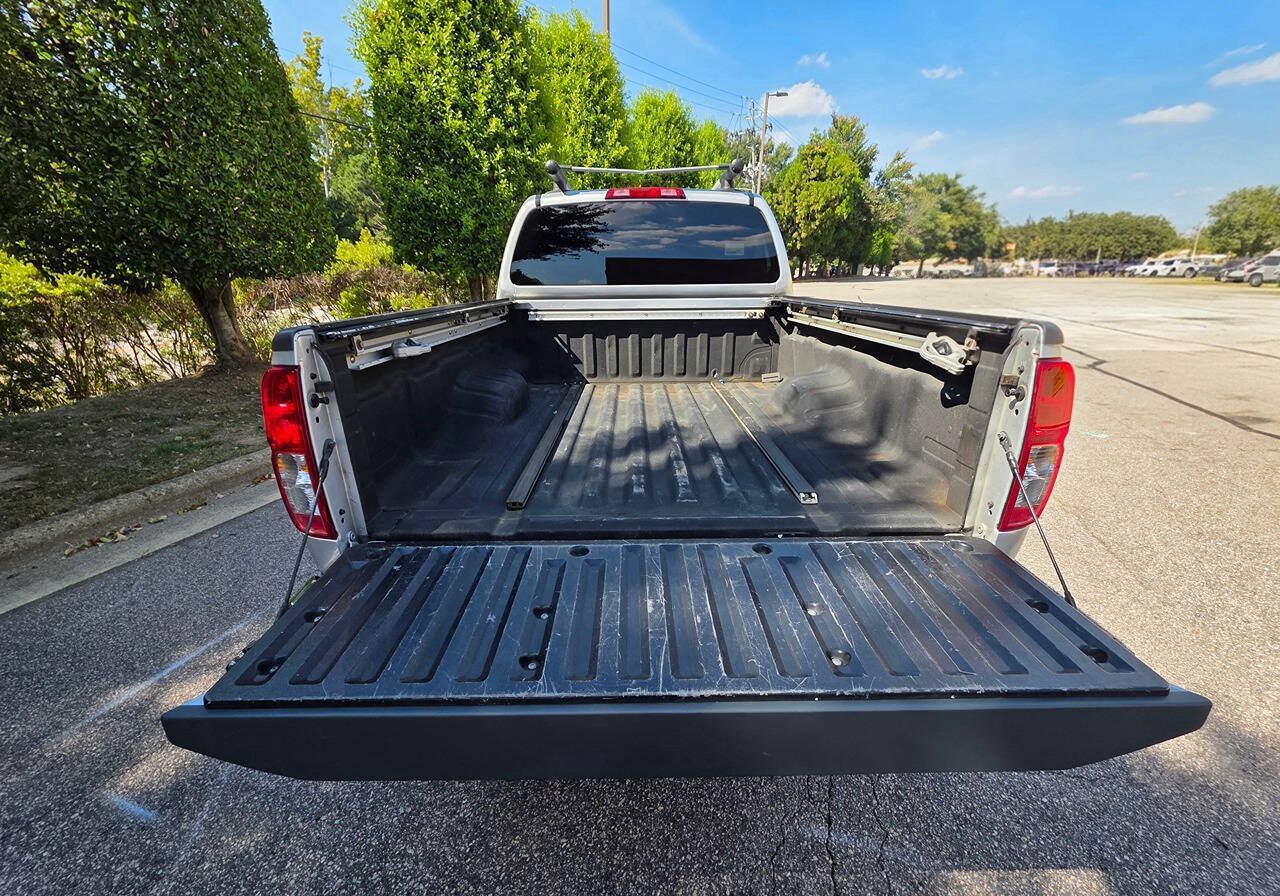 Used 2013 Nissan Frontier SL w/ Moonroof Pkg AWD/4WD image 5
