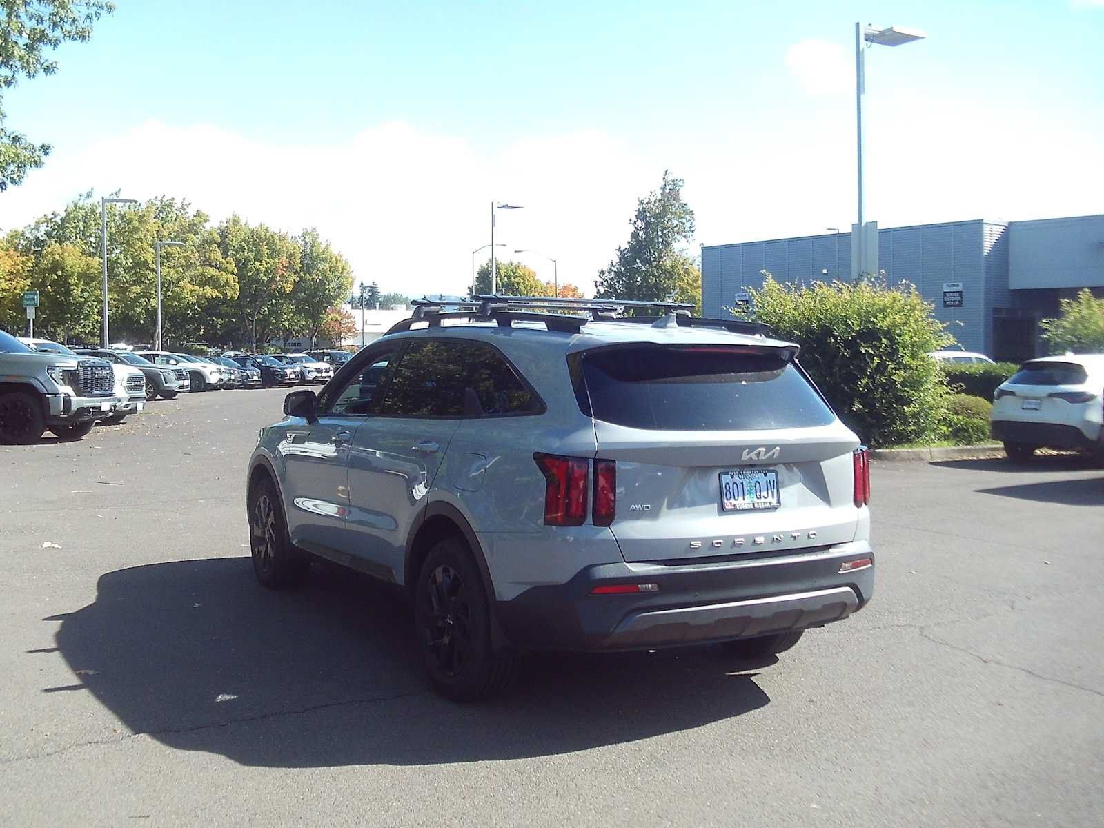 Used 2022 Kia Sorento S AWD/4WD image 3