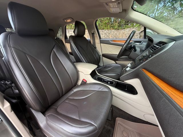 Used 2017 Lincoln MKC Select w/ Select Plus Package AWD/4WD image 27