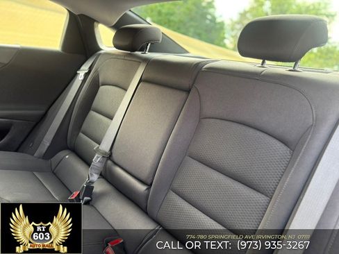 Used 2024 Chevrolet Malibu LT FWD image 9