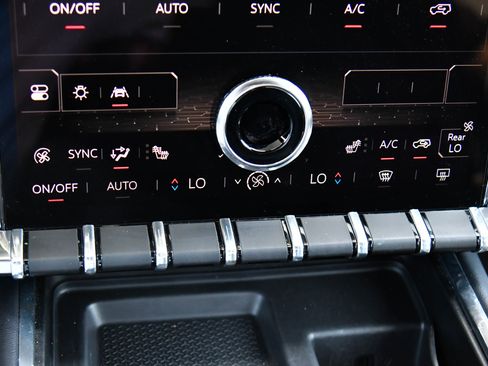 Used 2024 GMC Acadia Elevation FWD image 30