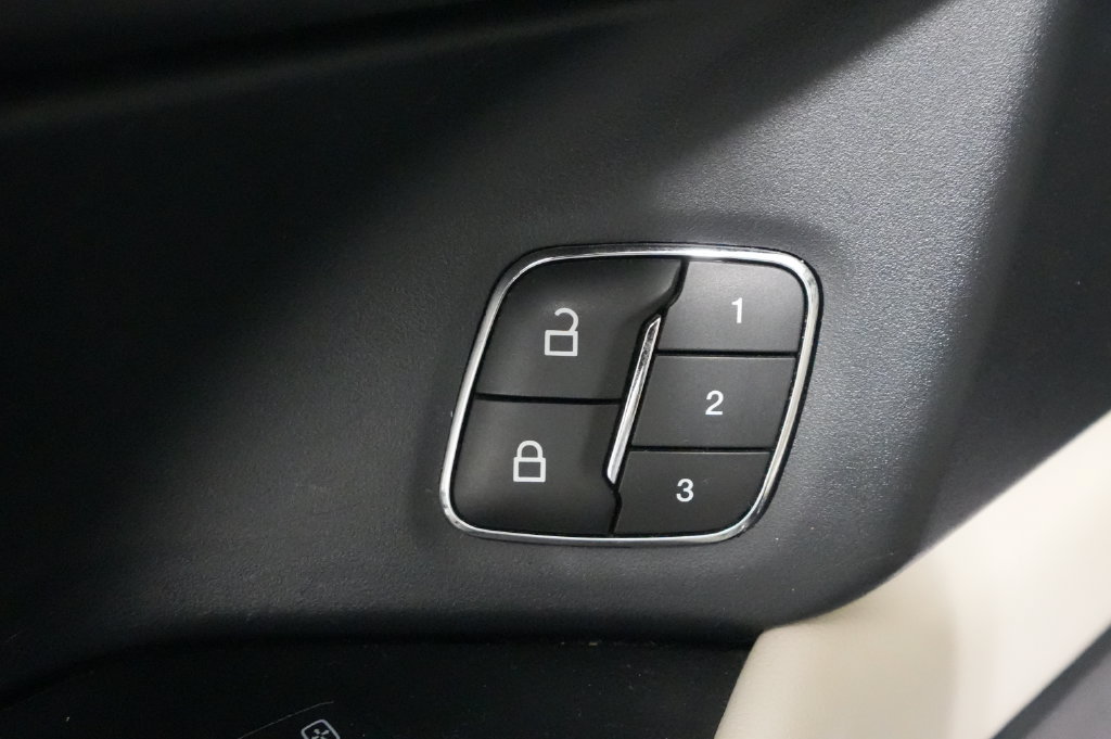 Used 2020 Ford Expedition Platinum AWD/4WD image 17