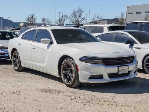 Used 2020 Dodge Charger SXT image 3