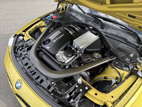Used 2017 BMW M4 Coupe RWD image 19