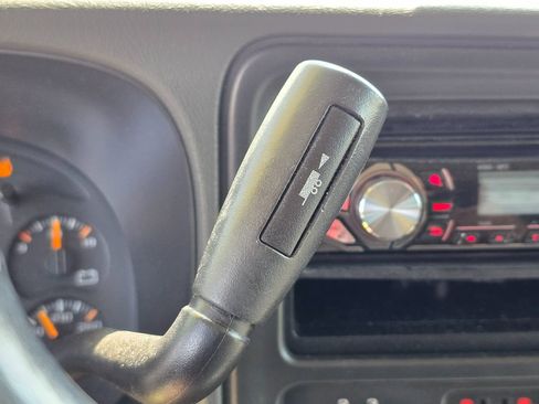 Used 2005 Chevrolet Avalanche Z71 w/ Preferred Equipment Group image 27