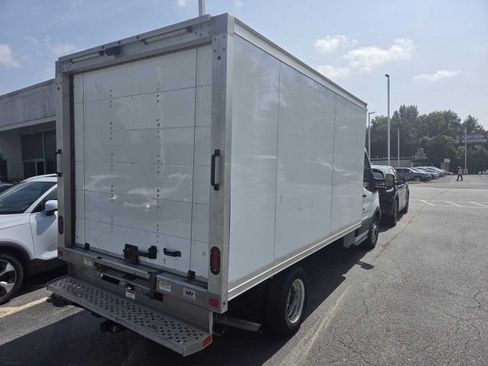 Used 2019 Ford Transit 350 156 DRW RWD image 3