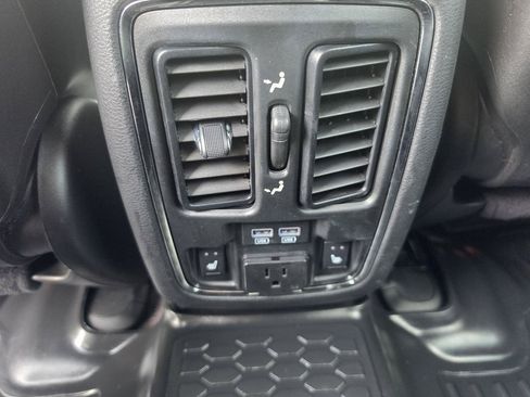 Used 2017 Jeep Grand Cherokee Overland AWD/4WD image 10