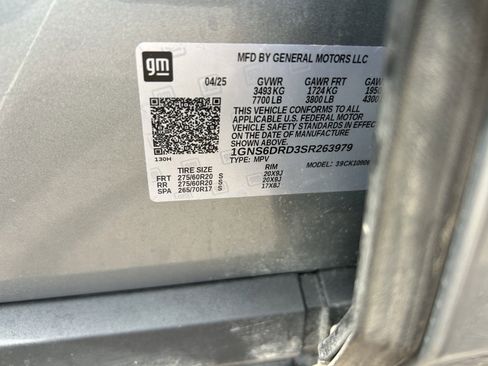 Used 2025 Chevrolet Suburban Z71 AWD/4WD image 17