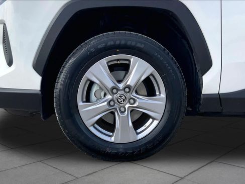 Used 2025 Toyota RAV4 LE AWD/4WD image 11