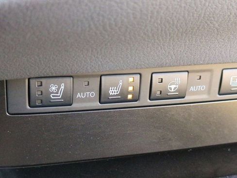 Used 2025 Lexus ES 350 Luxury w/ Accessory Package (Z2) image 13