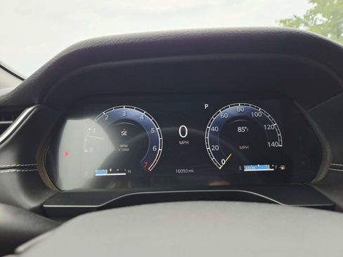 Used 2025 Jeep Grand Cherokee Laredo w/ Luxury Tech Group I AWD/4WD image 23