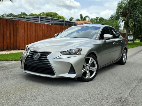Used 2018 Lexus IS 300 w/ Premium Package RWD image 3