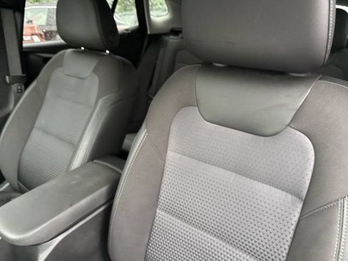 Used 2024 Chevrolet Trax LT w/ LT Convenience Package FWD image 13