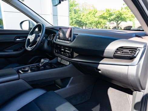 Used 2022 Nissan Rogue SV w/ SV Premium Package AWD/4WD image 28
