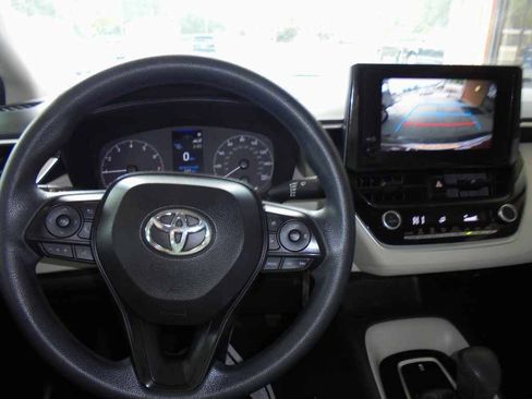 Used 2024 Toyota Corolla LE FWD image 6
