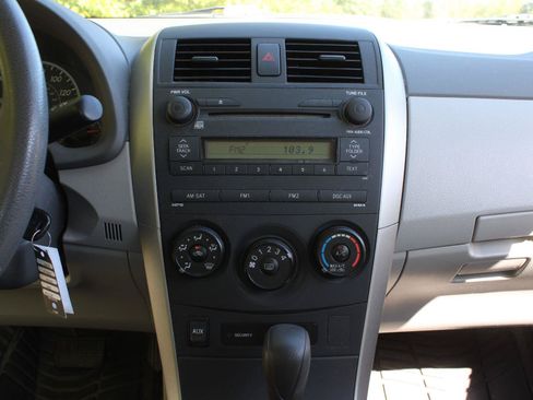 Used 2009 Toyota Corolla w/ Preferred Accessory Pkg FWD image 13