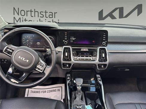 Used 2023 Kia Sorento SX AWD/4WD image 9