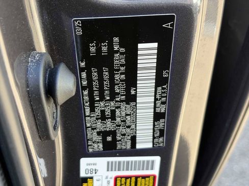 Used 2025 Toyota Sienna XLE image 28