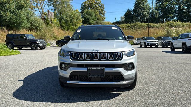 Certified 2025 Jeep Compass Limited AWD/4WD image 3