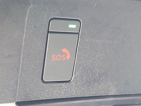 Used 2023 Nissan Rogue SV image 14