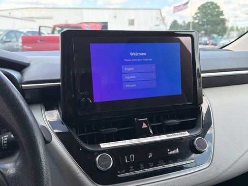 Used 2024 Toyota Corolla LE FWD image 28