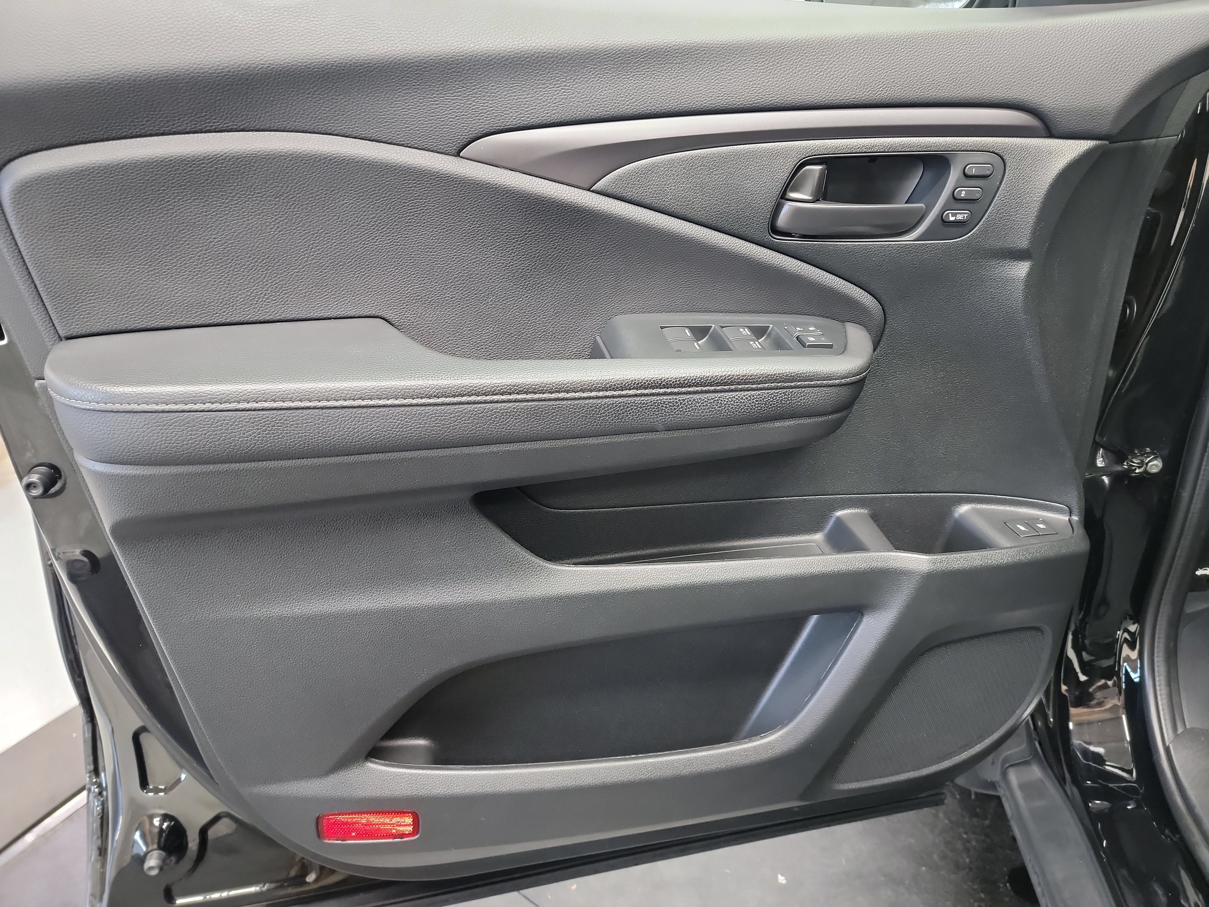 Certified 2023 Honda Passport EX-L image 13