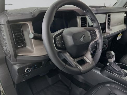 New 2025 Ford Bronco Outer Banks image 9