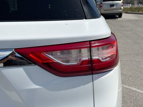 Used 2020 Chevrolet Traverse LT image 10