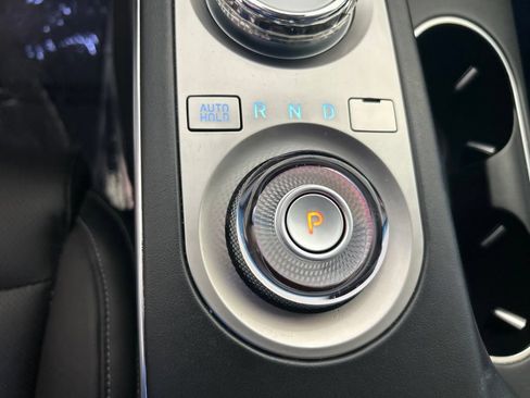 Used 2025 Genesis GV70 2.5T AWD/4WD image 9