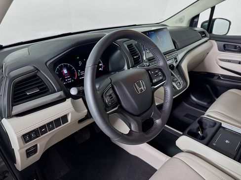 Certified 2026 Honda Odyssey EX-L image 7