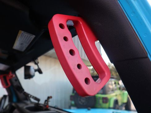 Used 2018 Jeep Wrangler Unlimited Rubicon w/ Cold Weather Group image 41