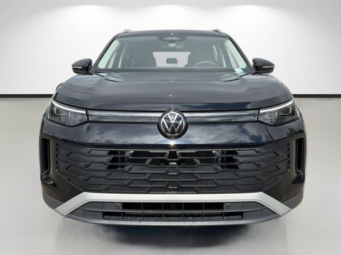 Used 2026 Volkswagen Tiguan SE FWD image 8