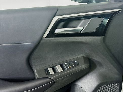 Used 2024 Mitsubishi Outlander SE image 15