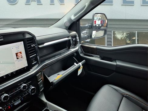 New 2026 Ford F250 Lariat w/ Chrome Package image 14