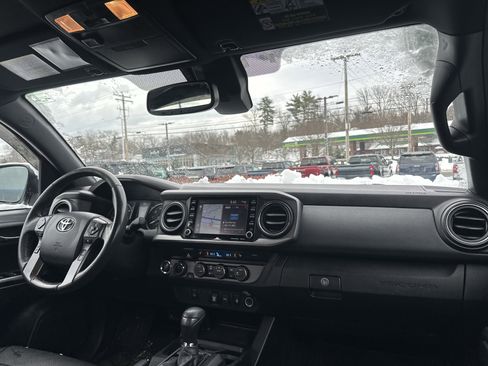 Used 2020 Toyota Tacoma TRD Sport image 16