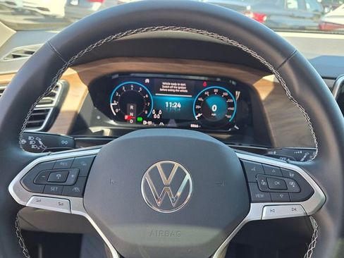 Used 2026 Volkswagen Atlas SE FWD image 25