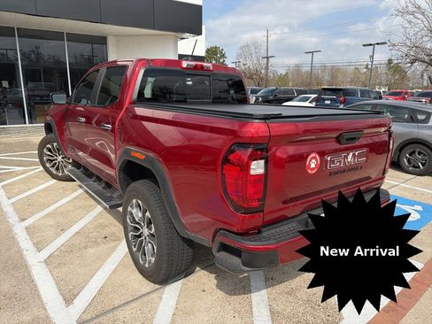 Used 2023 GMC Canyon Denali image 3