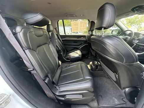 Used 2022 Jeep Grand Cherokee L Limited image 29