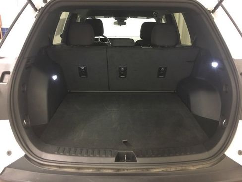 Used 2025 GMC Terrain Elevation image 14