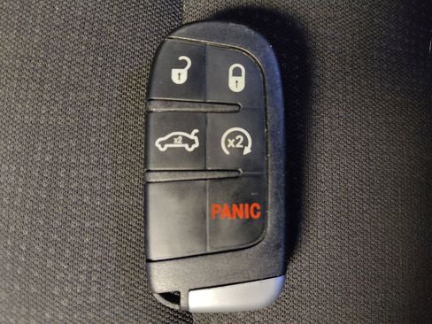 Used 2016 Chrysler 200 LX image 32