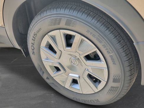 New 2025 Nissan Kicks S image 10