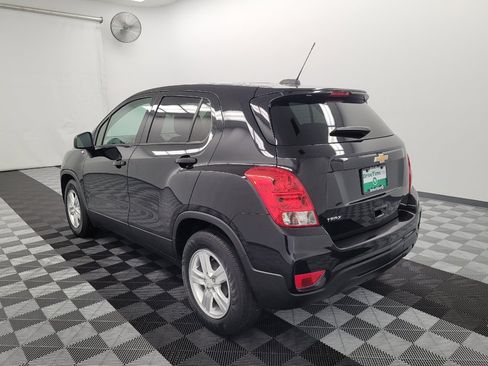 Used 2020 Chevrolet Trax LS w/ Tint and Cruise Package FWD image 5