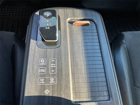 Used 2023 Nissan Ariya FWD image 25