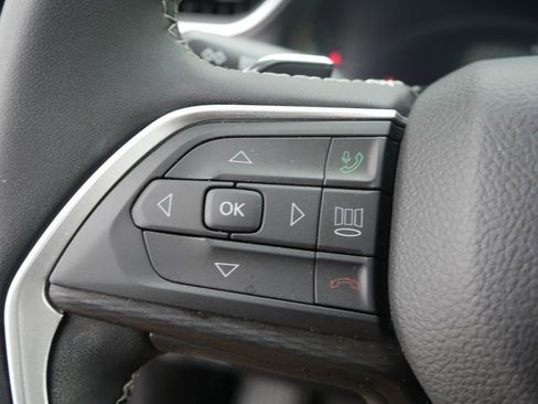 Used 2023 Jeep Grand Cherokee L Altitude image 40