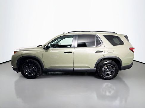 Certified 2026 Honda Pilot TrailSport image 4