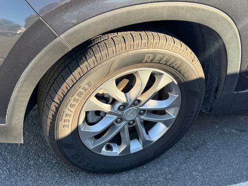 Used 2020 Hyundai Santa Fe SEL image 5