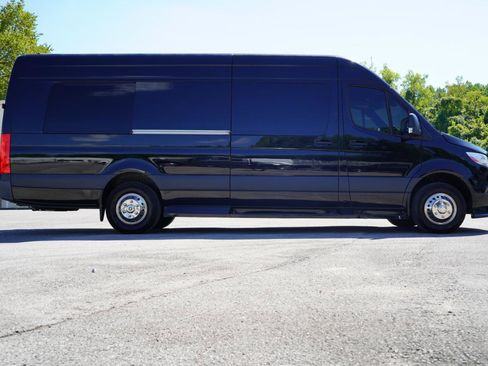 Used 2021 Mercedes-Benz Sprinter 3500 image 6